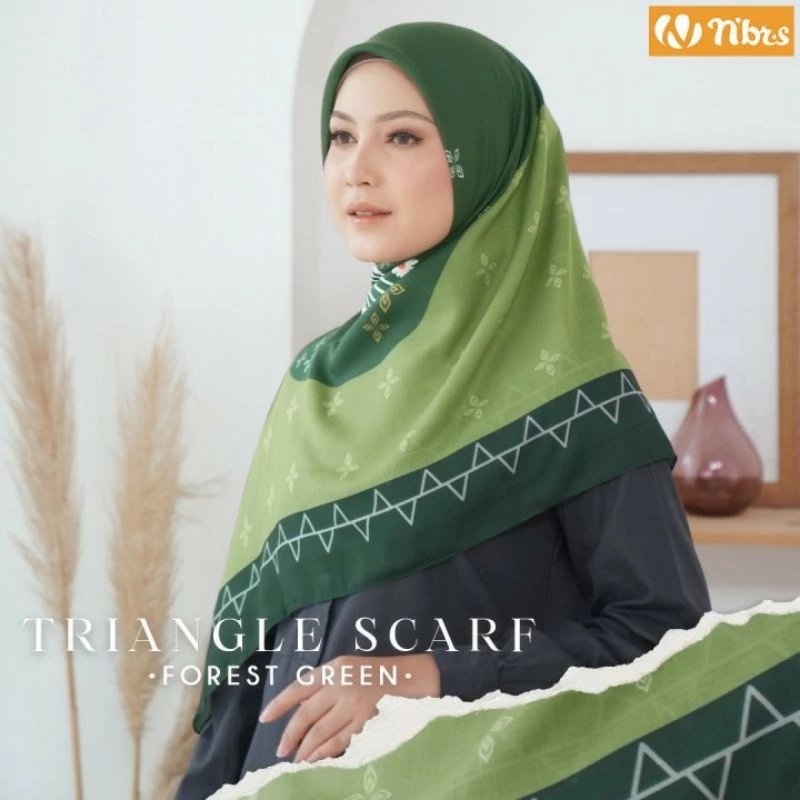 TRIANGLE SCARF